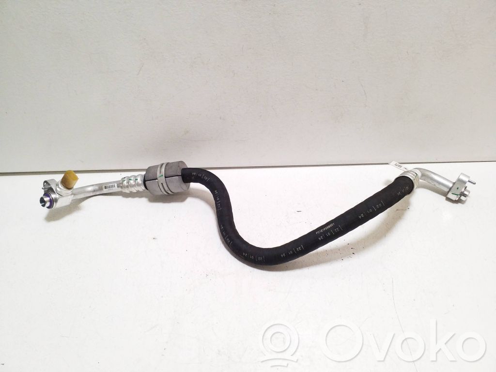 BMW i4 Ilmastointilaitteen putki (A/C) 