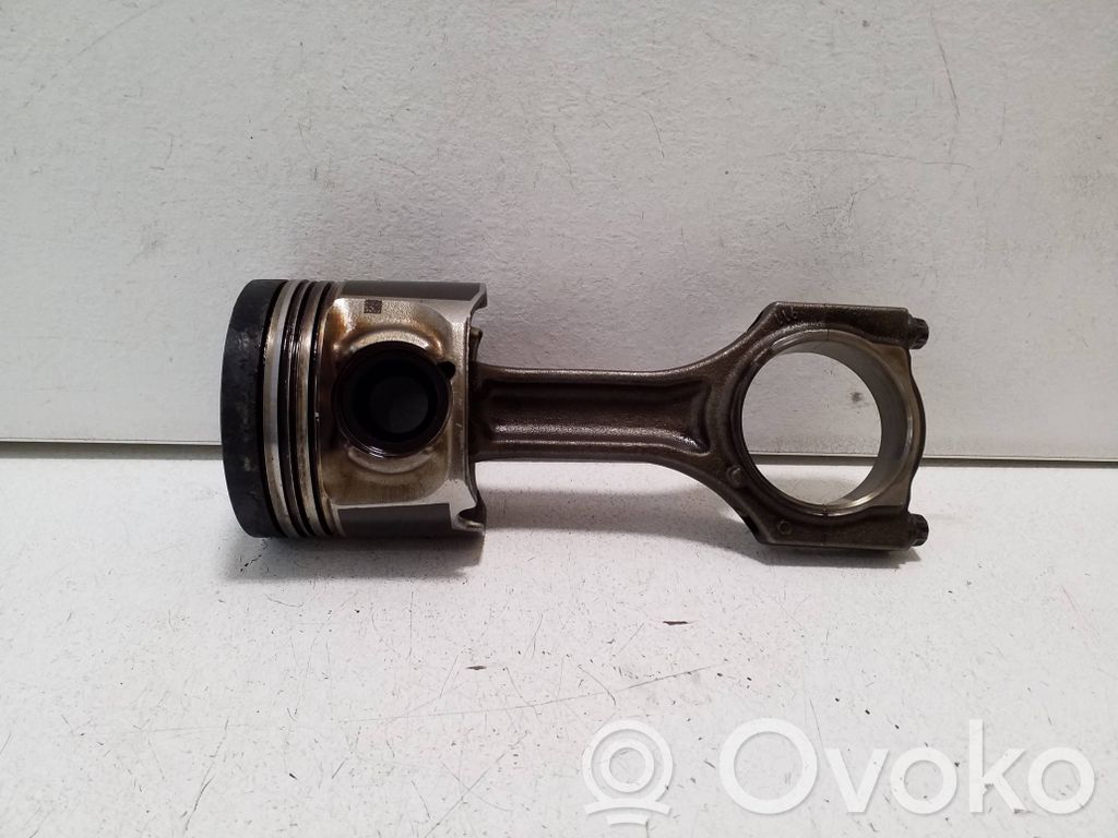 BMW X6 F16 Piston cu bielă 