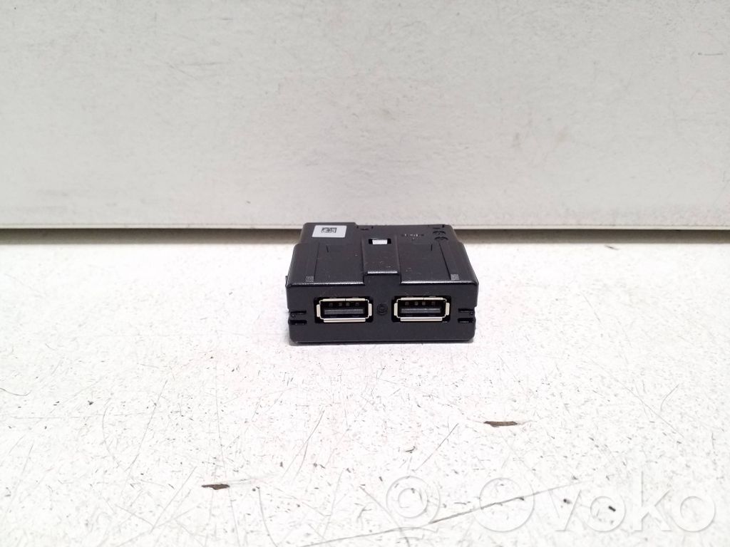 Enchufe conector USB   5Q0035726L