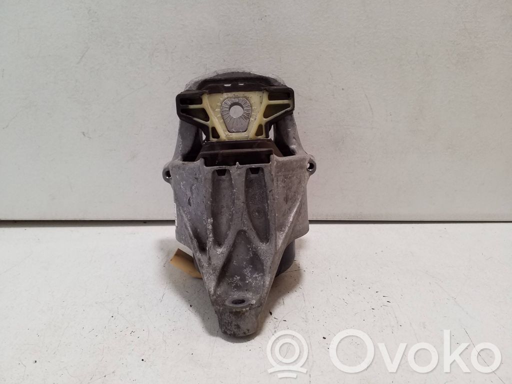 Engine mount bracket   8W0199372CQ