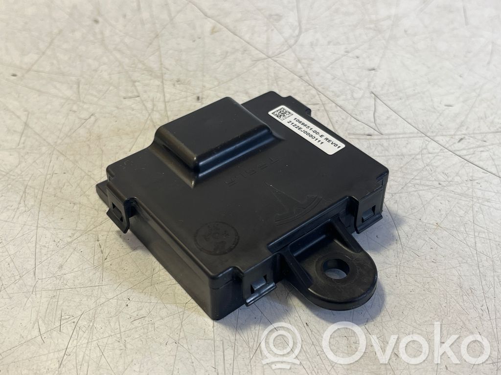 Tesla Model S Durvju vadības bloks 