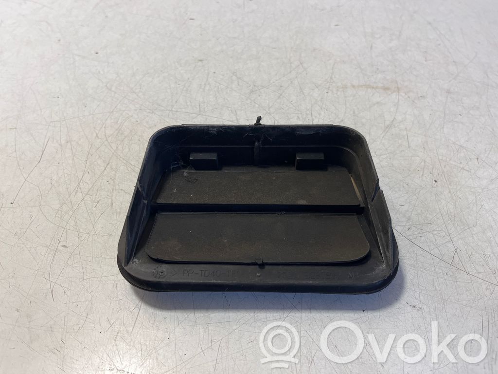 Quarter panel pressure vent   2F2AB280B62AB