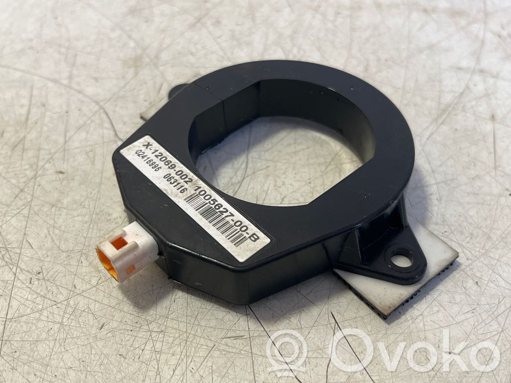 Keyless system antenna   100562700B