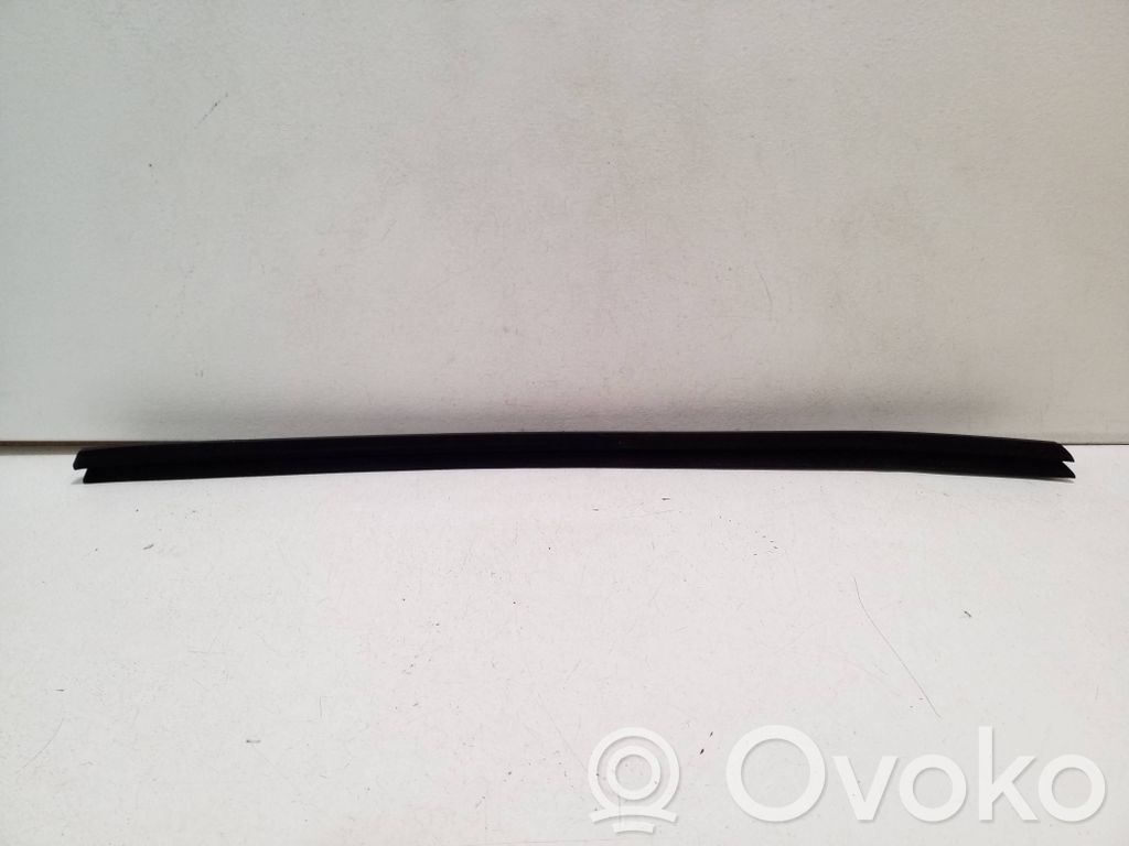 Audi Q2 - Rivestimento modanatura del vetro della portiera anteriore 