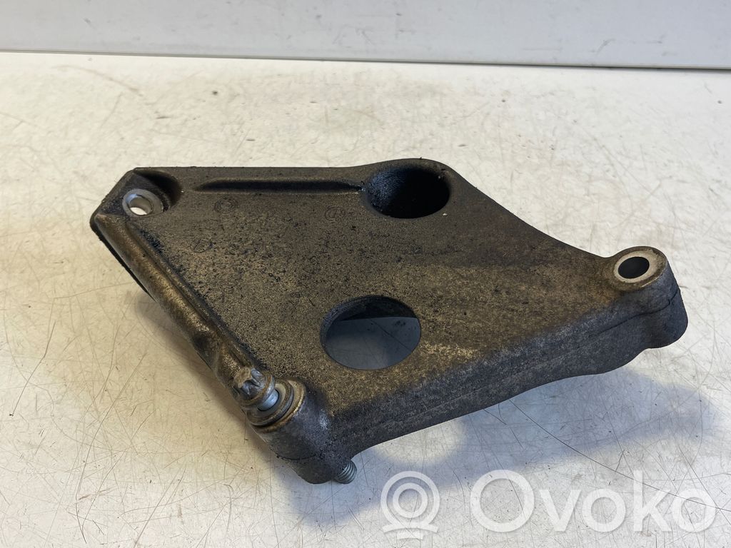 BMW X3 F25 Engine mounting bracket
