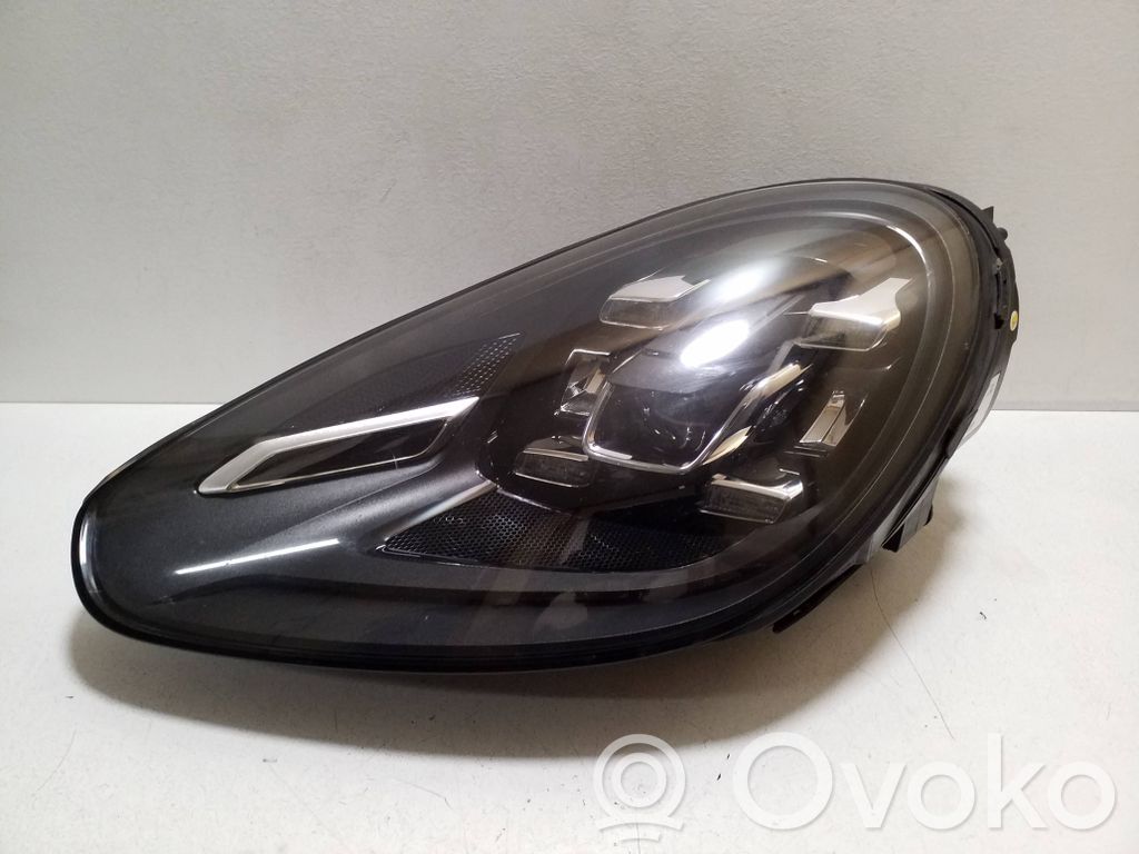 Porsche Cayenne (92A) Phare frontale