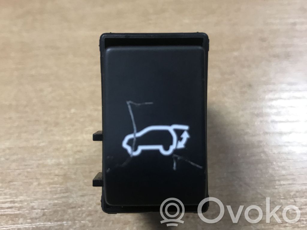 Lexus RX 450H Tailgate opening switch 
