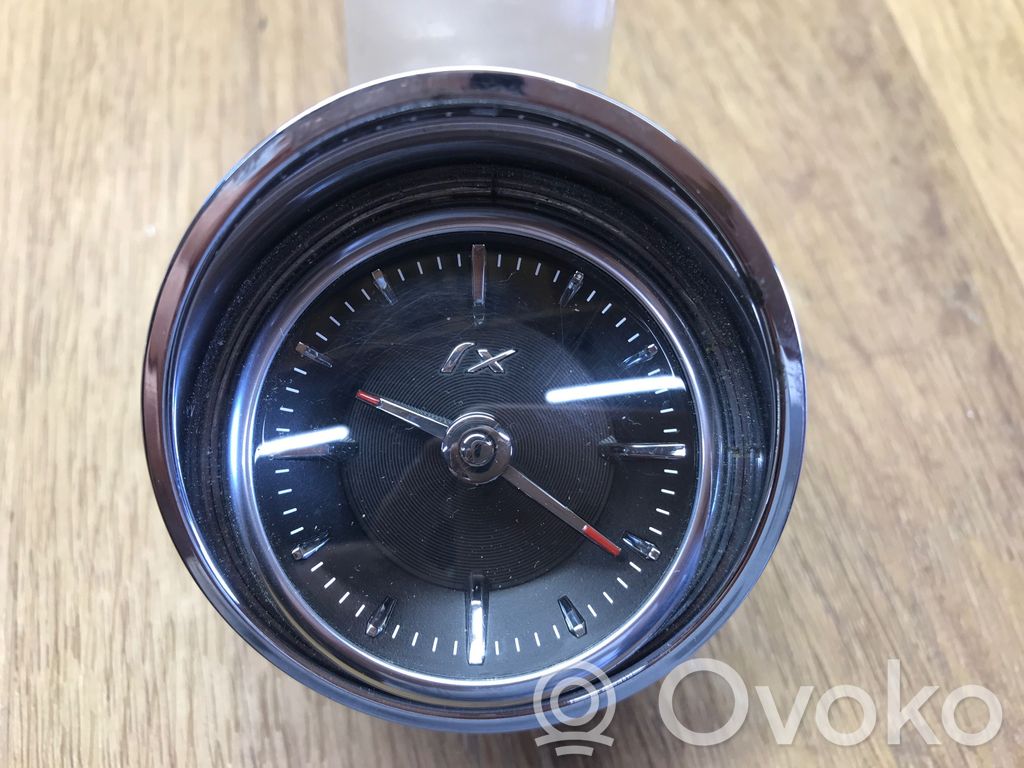 Jaguar XJ X351 Clock 