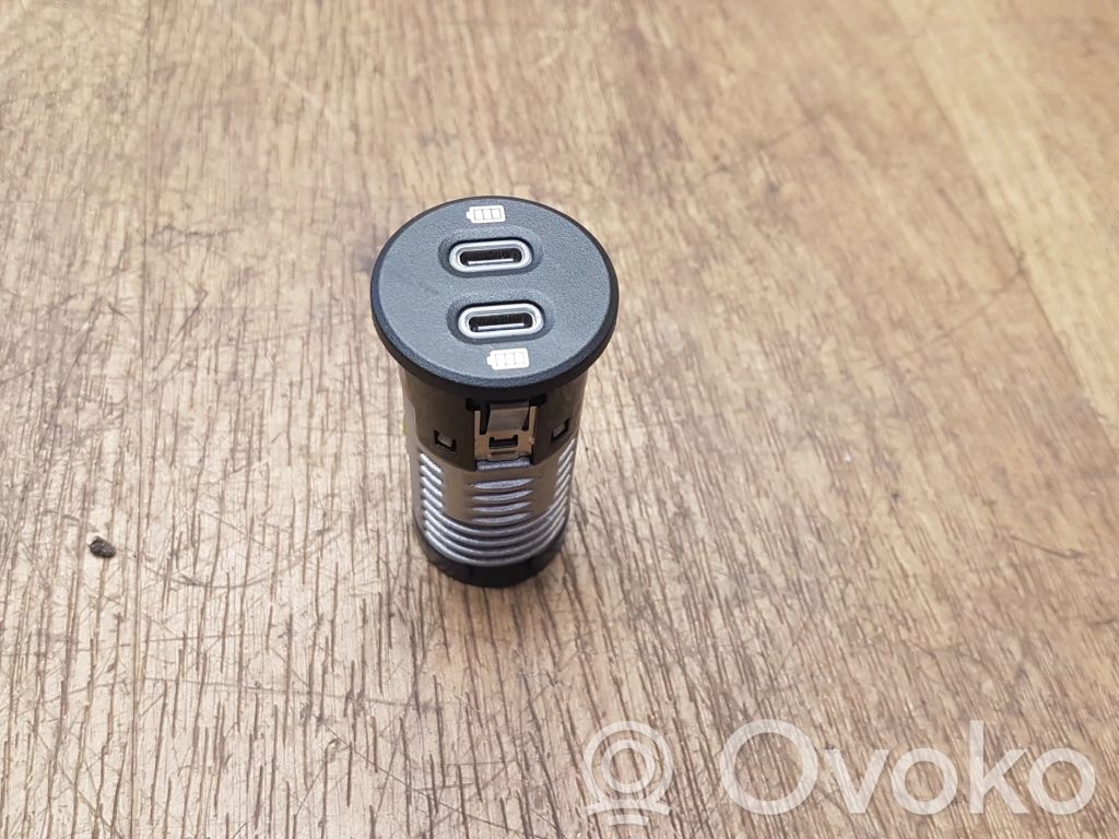 Porsche Macan (95B) Enchufe conector USB 