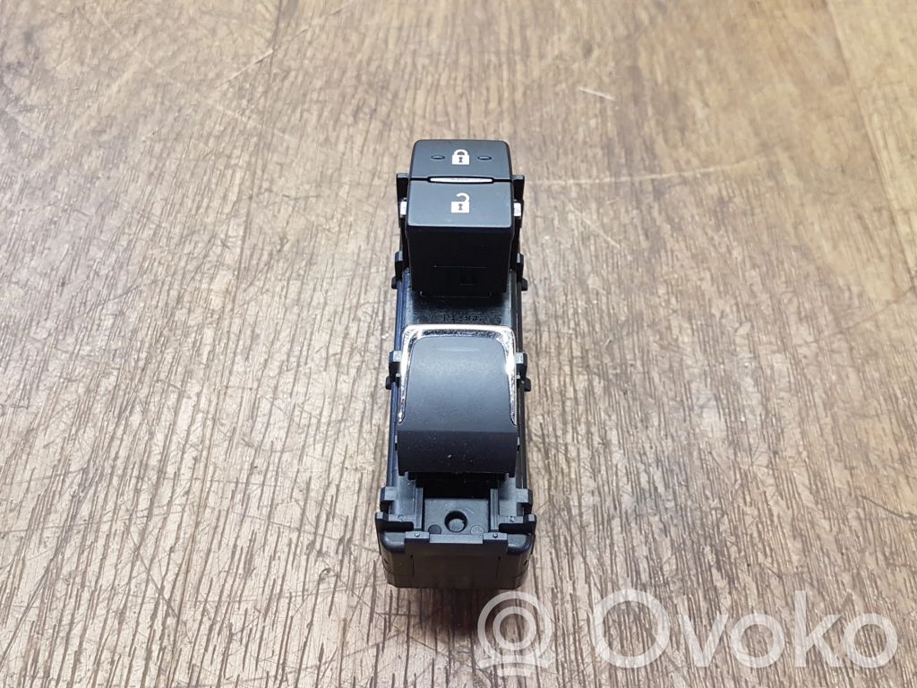 Lexus RX 450H Electric window control switch 
