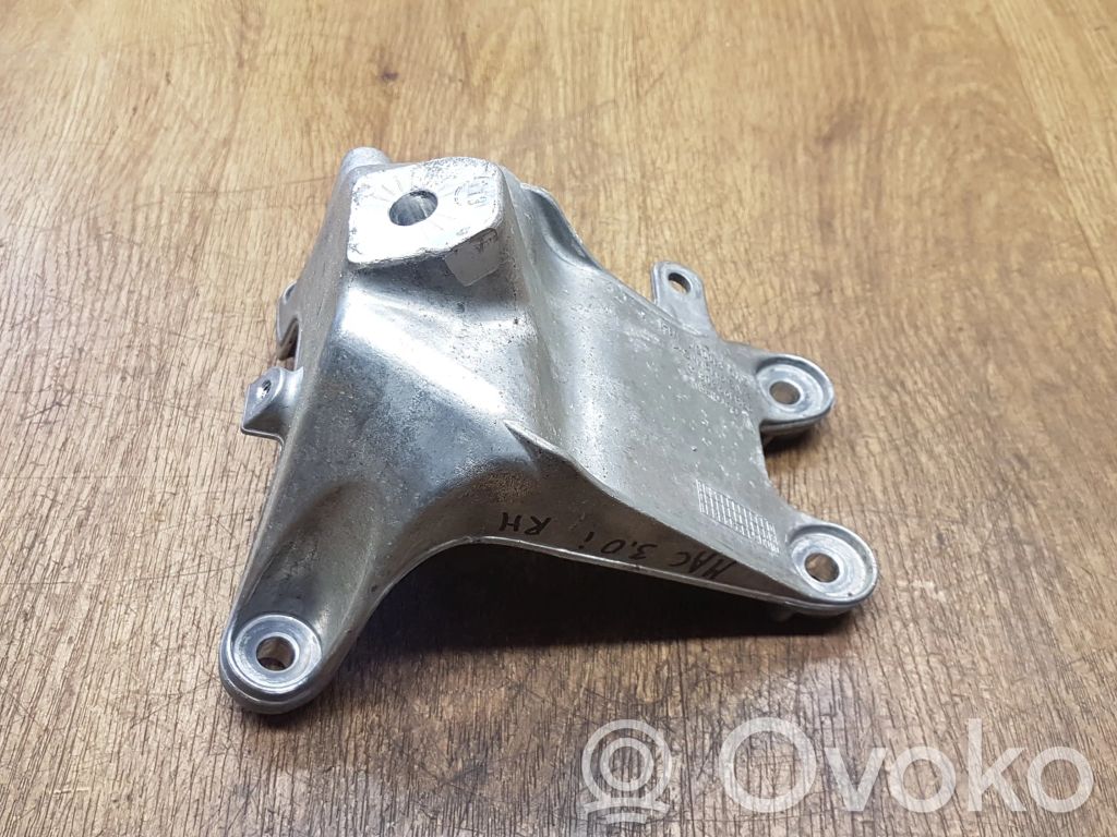Porsche Macan (95B) Engine mounting bracket 