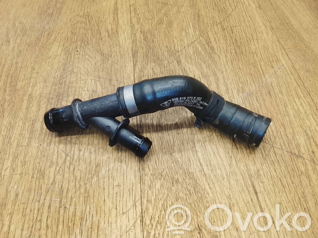 Porsche Macan (95B) Engine coolant pipe/hose 