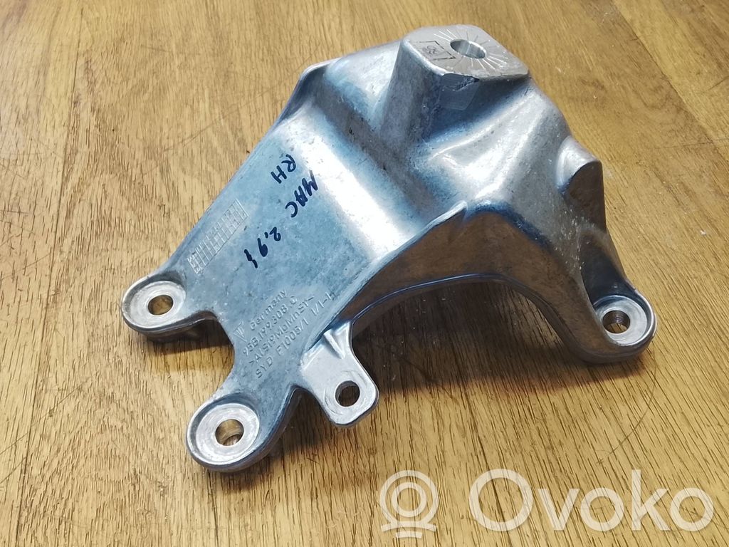 Porsche Macan (95B) Engine mounting bracket 