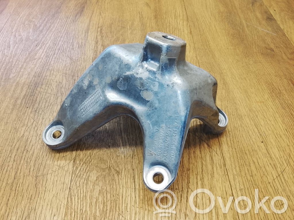 Porsche Macan (95B) Engine mounting bracket 