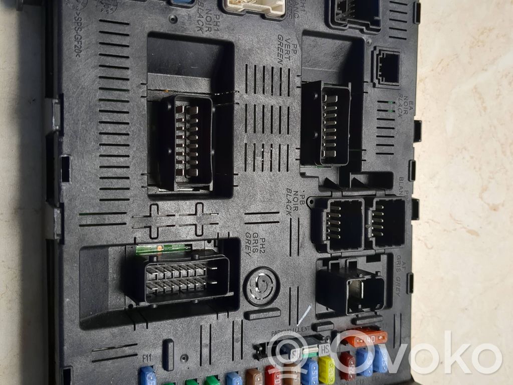 Citroen C4 I Module de fusibles 