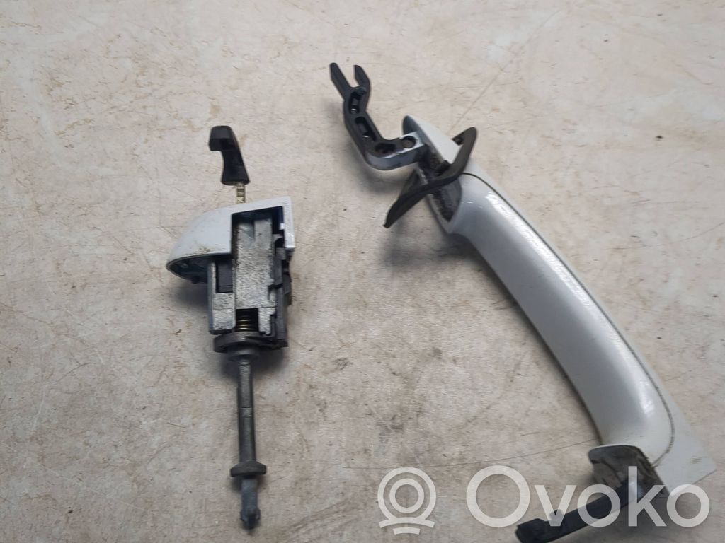 BMW 3 F30 F35 F31 Rankena atidarymo išorinė 