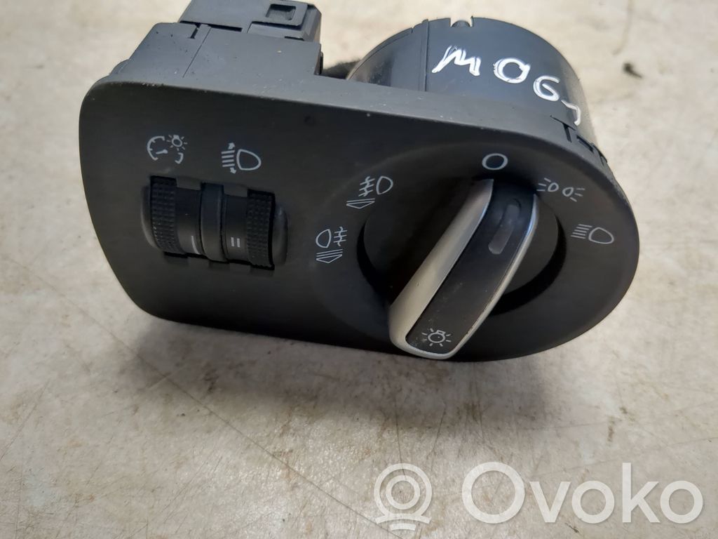 Audi A1 Panel lighting control switch 