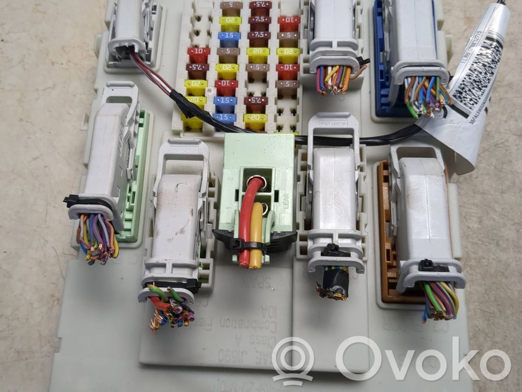 Módulo de fusible   010012,000084,30S599F14F09