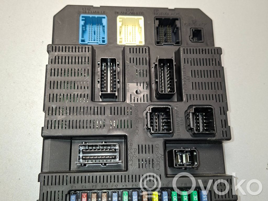 Citroen C4 I Picasso Fuse module 