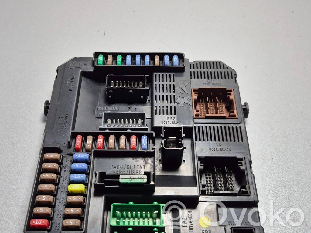 Citroen C4 Cactus Fuse module 