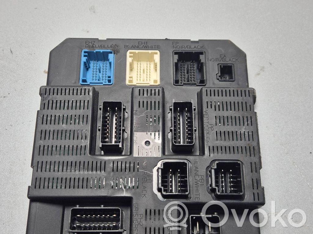 Citroen C4 I Picasso Fuse module 