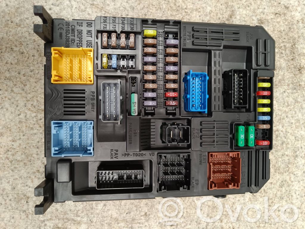 Citroen C4 Grand Picasso Fuse module 