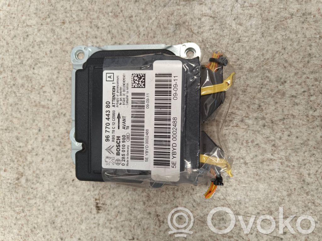 Peugeot 3008 I Airbag control unit/module 