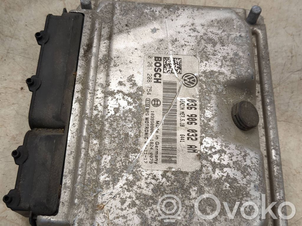 Volkswagen Tiguan Engine control unit/module 