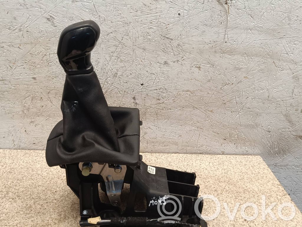 Peugeot 208 I Gear shifter/selector 