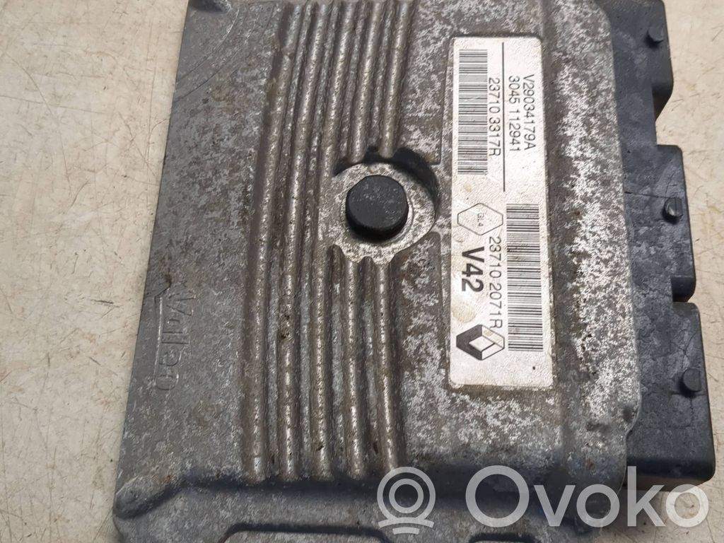 Renault Clio IV Engine control unit/module 