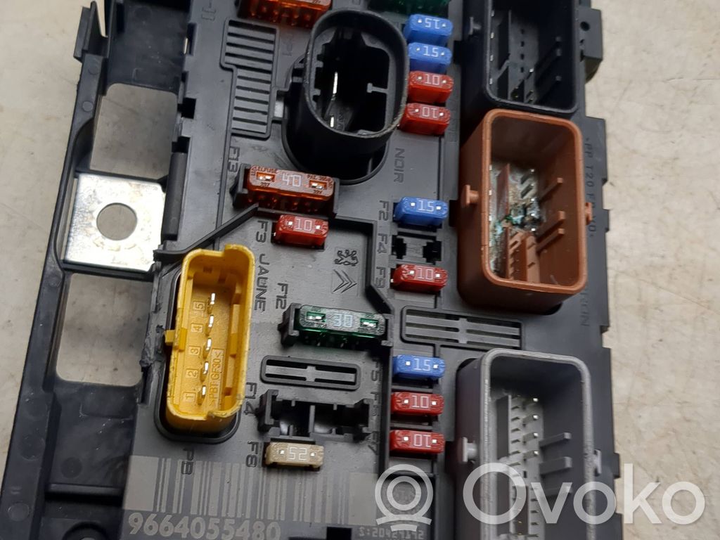 Peugeot 1007 Fuse module 