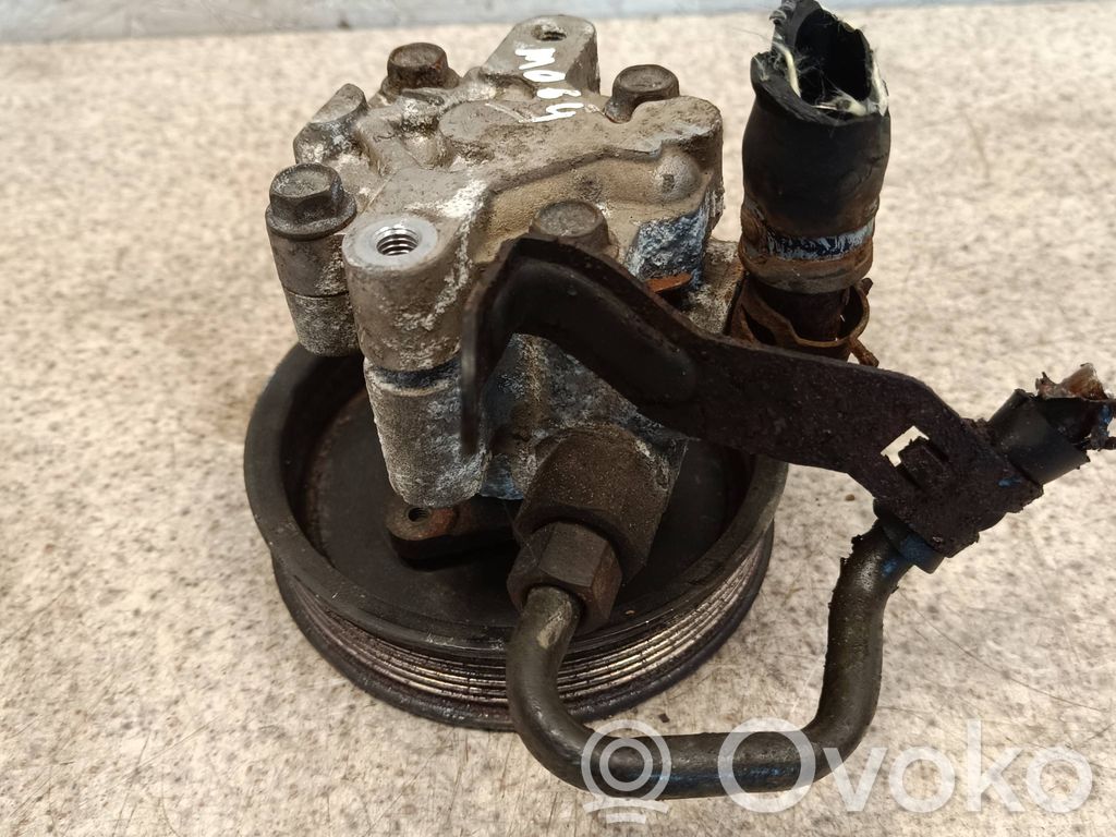 Renault Master III Ohjaustehostimen pumppu 