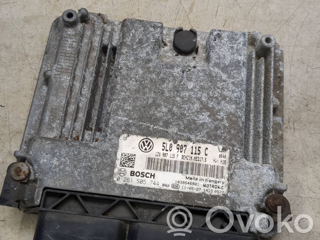 Volkswagen Golf IV Engine control unit/module 