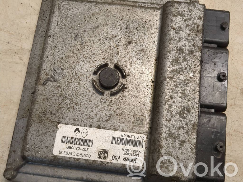 Dacia Sandero Engine control unit/module 