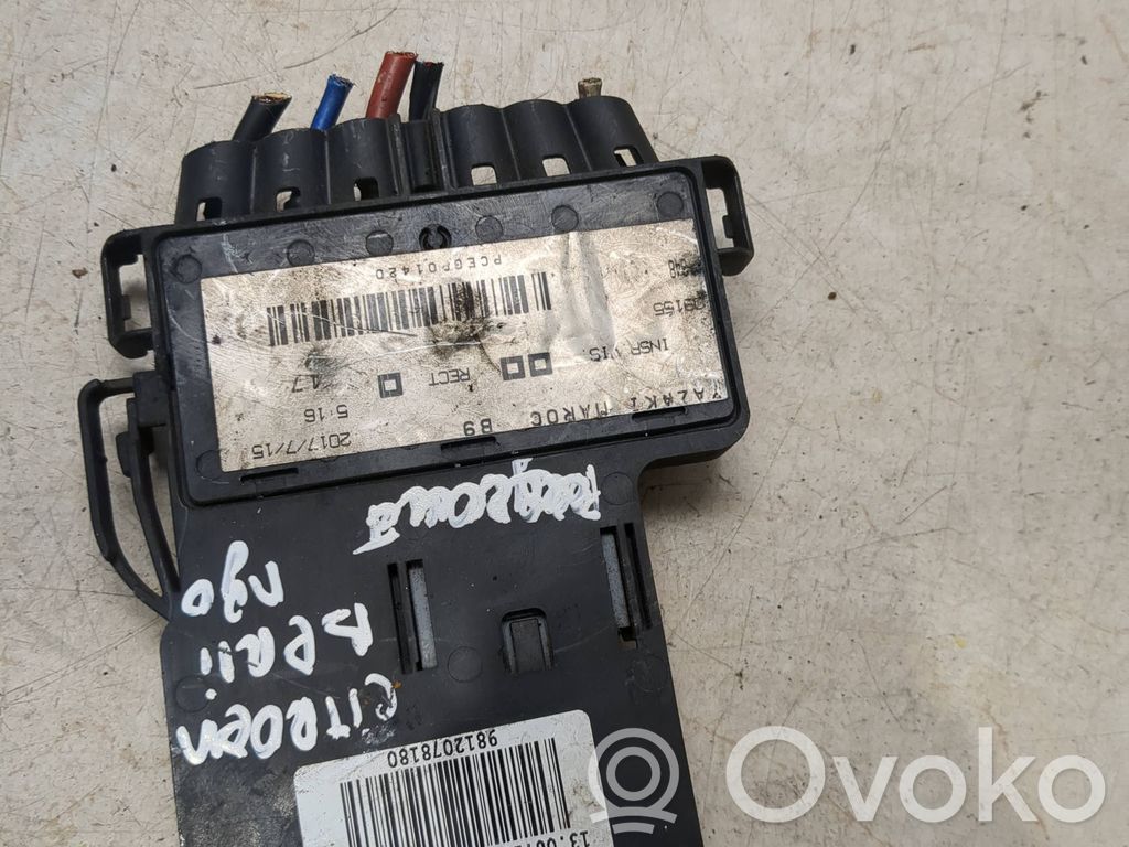 Citroen Berlingo Saugiklių blokas 