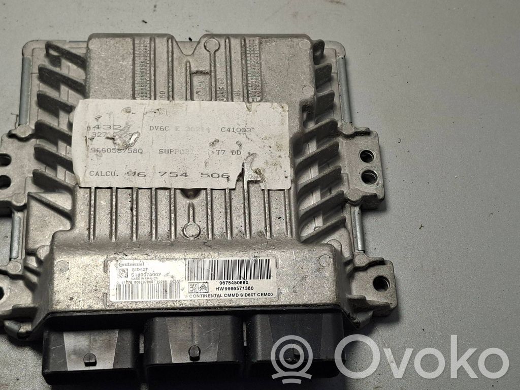 Peugeot 3008 II Engine control unit/module 
