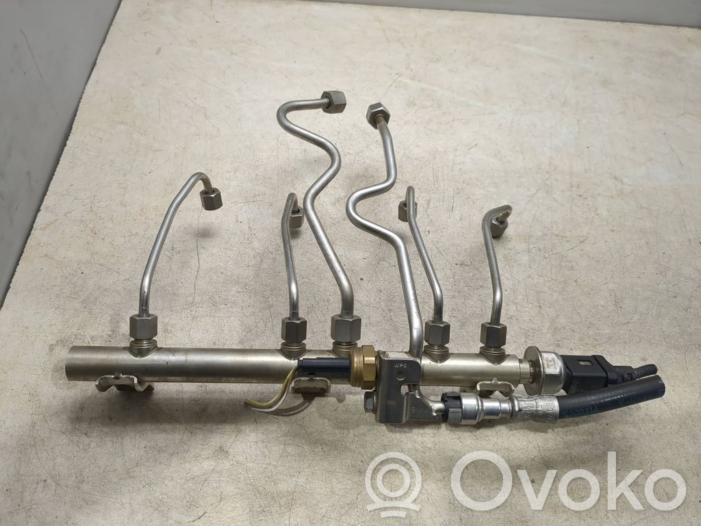 BMW 5 E60 E61 Tuyau de conduite principale de carburant 