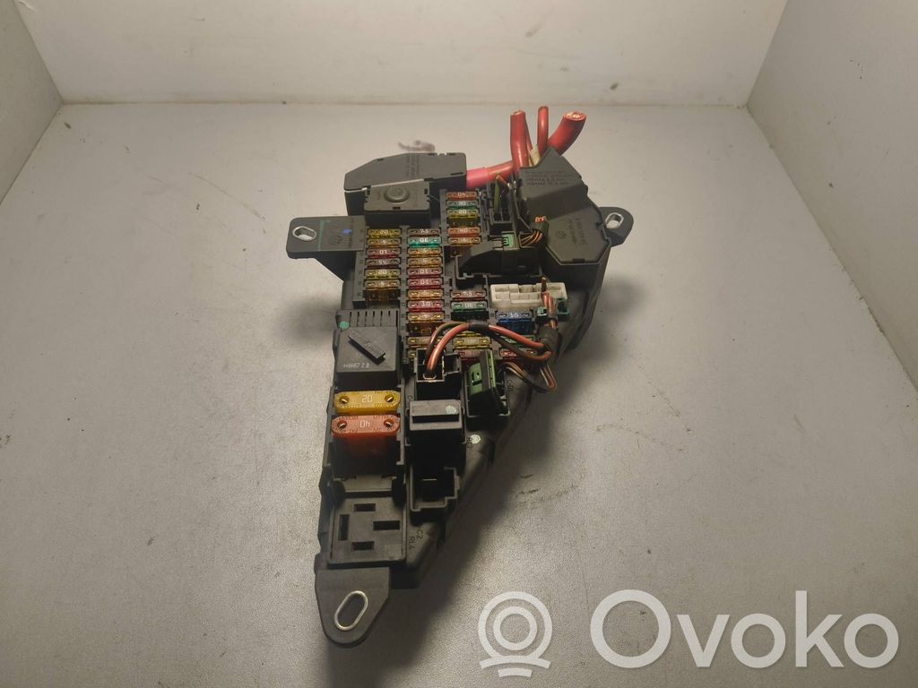 BMW 5 E60 E61 Saugiklių blokas 