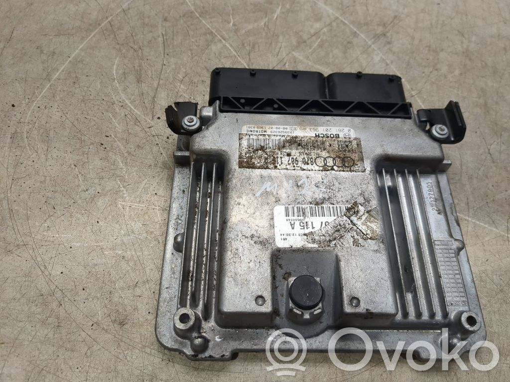 Audi A5 8T 8F Engine control unit/module 