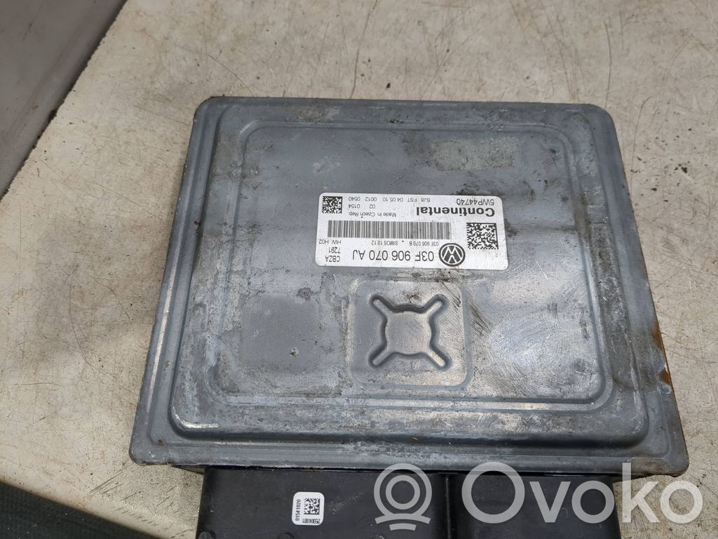 Volkswagen Golf VI Engine control unit/module 