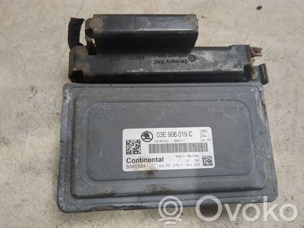 Skoda Fabia Mk2 (5J) Engine control unit/module 