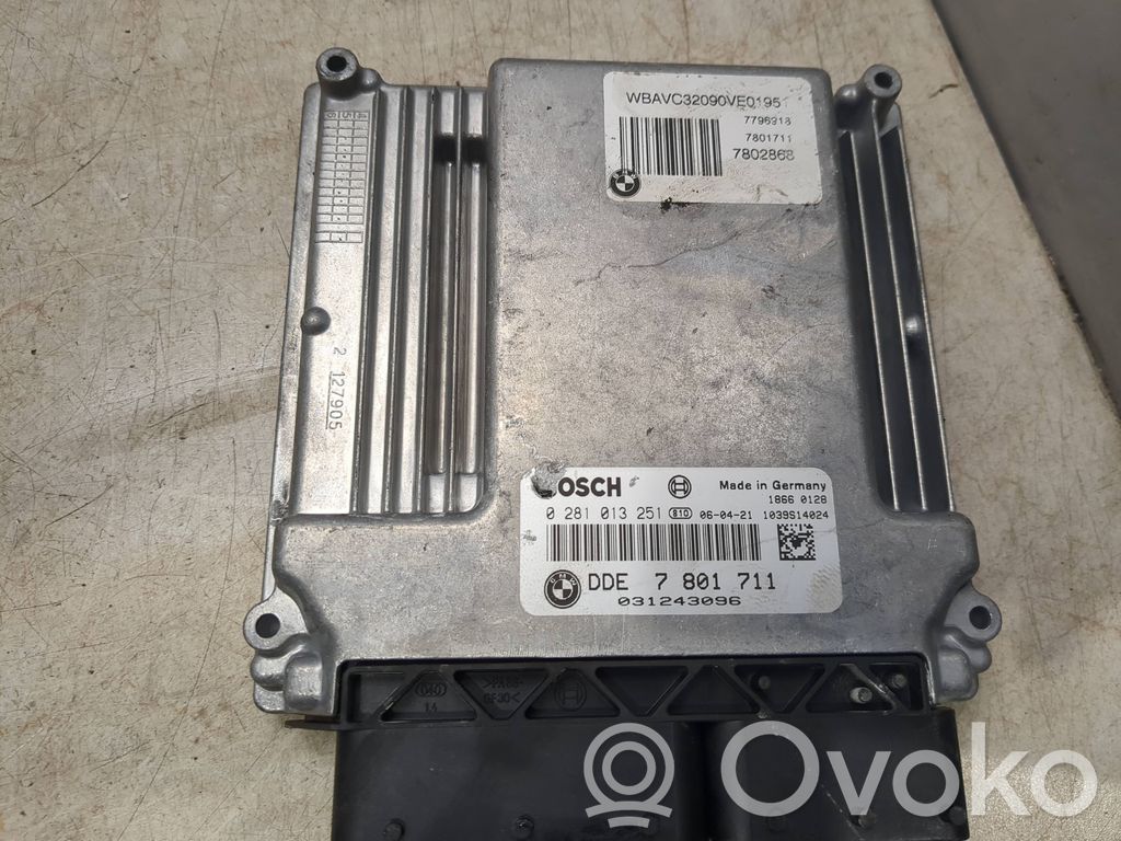 BMW 3 E90 E91 Variklio valdymo blokas 