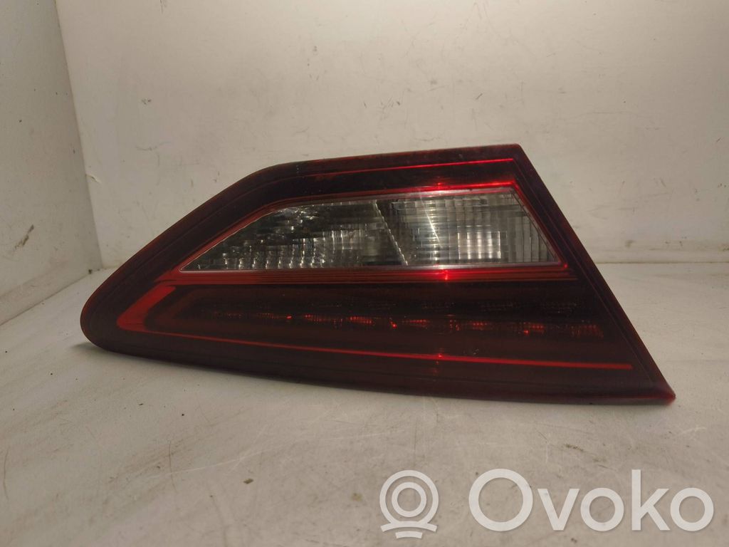 Seat Leon (5F) Lampy tylnej klapy bagażnika 