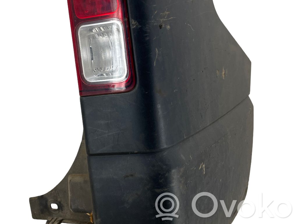 Opel Vivaro Narożnik zderzaka tylnego 