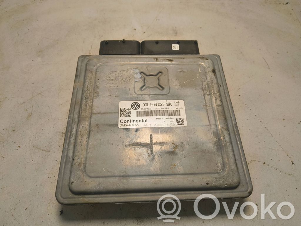 Volkswagen Golf VI Engine control unit/module 