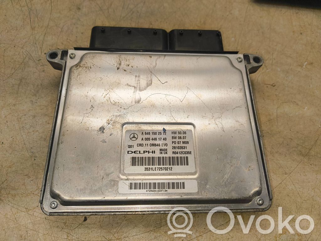 Mercedes-Benz C W204 Engine control unit/module 