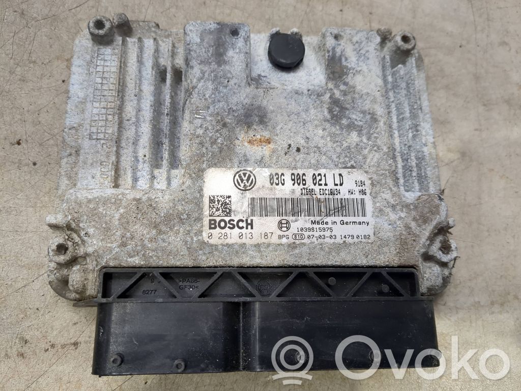 Volkswagen Golf V Engine control unit/module 