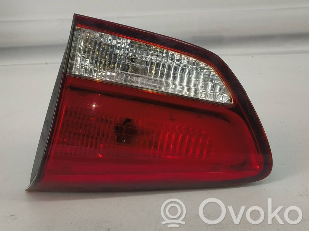 KIA Carens III Takaluukun takavalot 