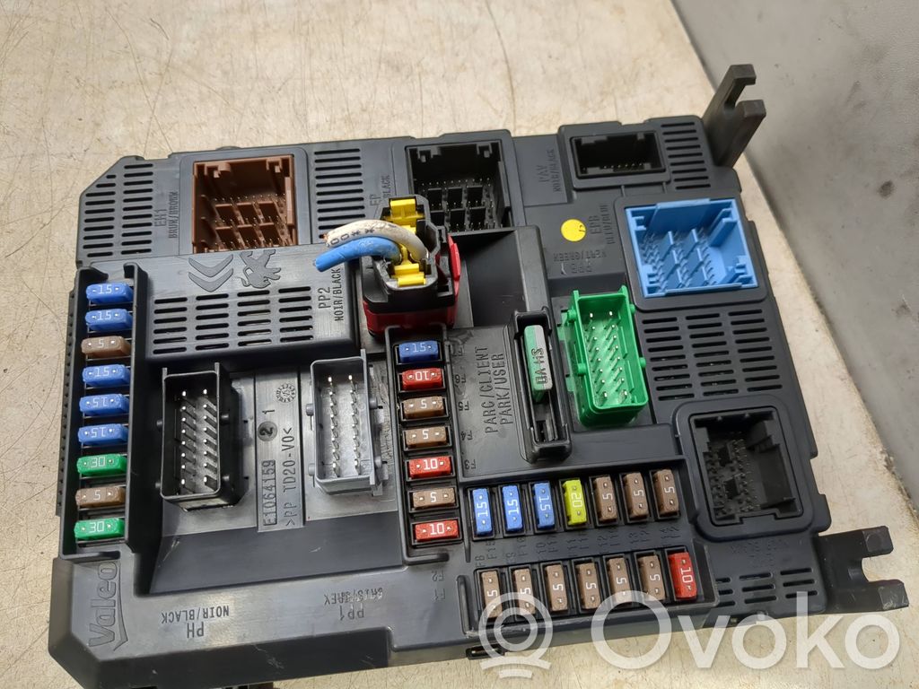 Comfort/convenience module   E1095294,9807532080