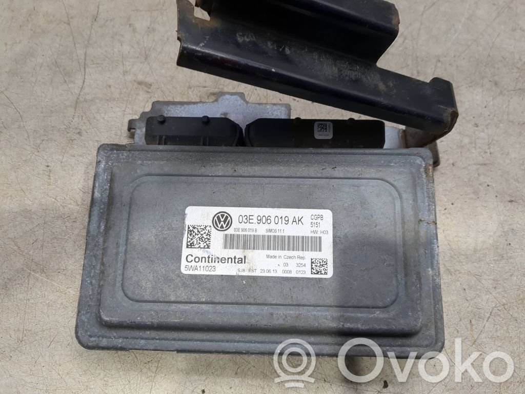 Volkswagen Polo V 6R Engine control unit/module 
